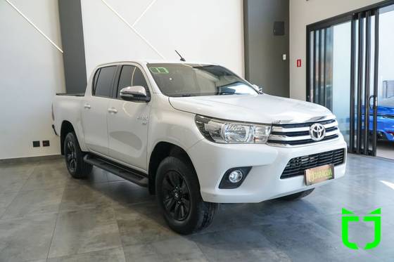 TOYOTA HILUX 2.7 SRV 4X2 CD 16V FLEX 4P AUTOMÁTICO TOYOTA HILUX 2.7 SRV 4X2 CD 16V FLEX 4P AUTOMÁTICO